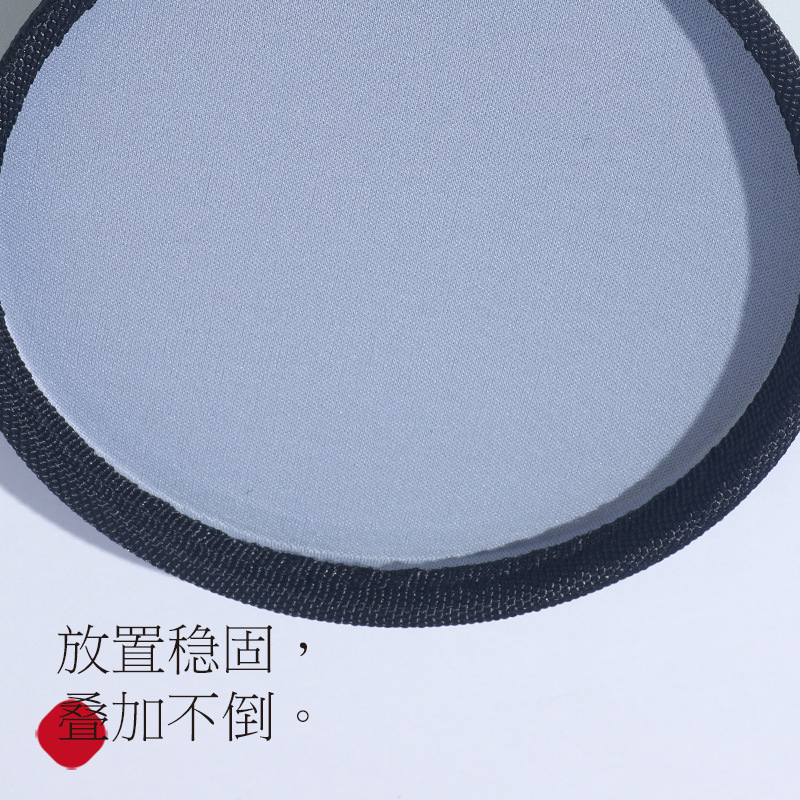 Pet toy dog frisbee interactive training, flying saucer training, dog throwing frisbee, floating water, biting resistance, retrieval training Application Scenario