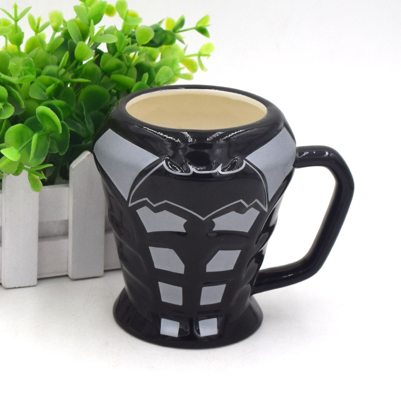 Creative bat ceramic water cups, three-dimensional mugs, muscle figurines, water cups, office decorations, one-piece delivery