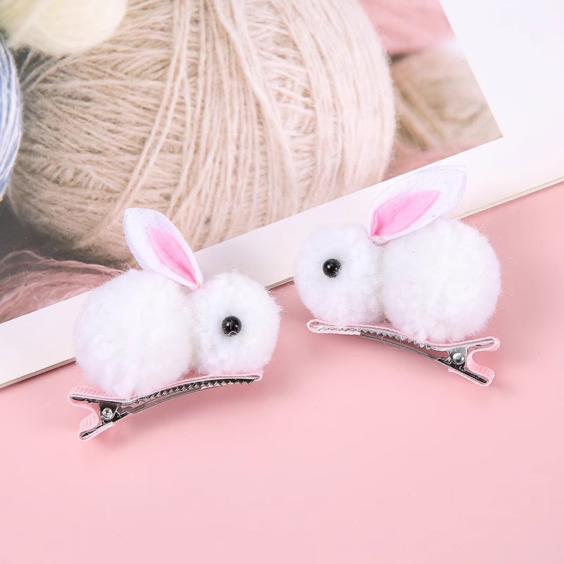 Children's hair clips, girls' cute and super adorable 3D rabbit plush hair clips, girls' autumn and winter bangs hair accessories, small gifts Application Scenario