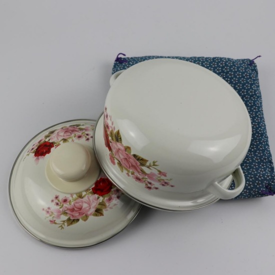 Enamel soup pot, thickened enamel pot, double-ear stew pot, noodle cooking pot, milk pot, enamel lid basin, soup pot with enamel lid Application Scenario