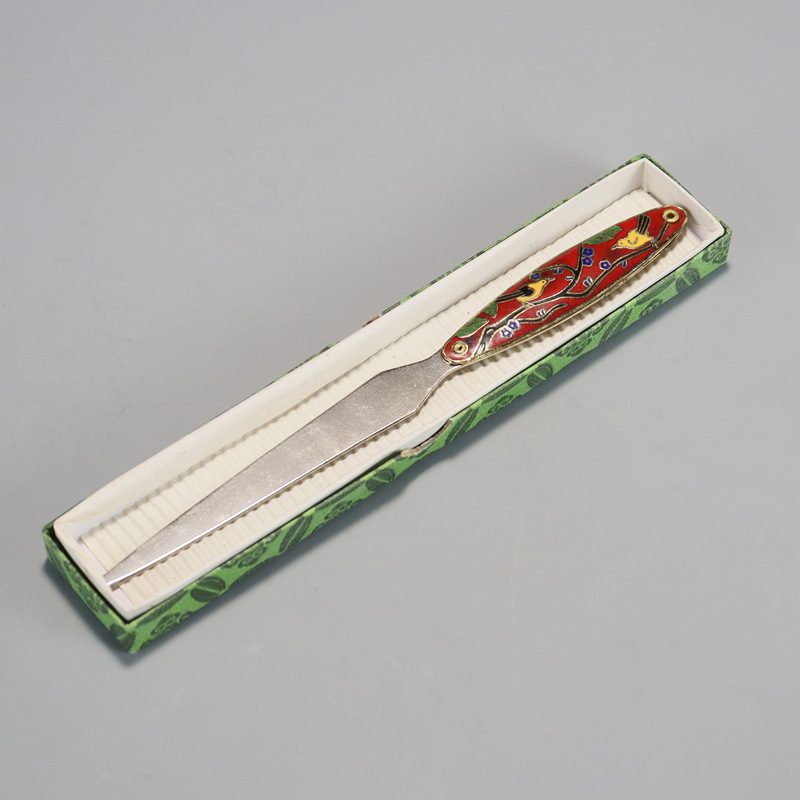 Beijing's old cloisonne items have been exported and returned to the cultural and recreational collection market. Copper body mechanism enamel small flower-and-bird letter openers Application Scenario