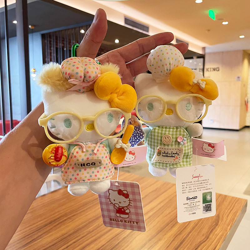 Cute hellokitty small pendant, genuine Hello kitty keychain hanging decoration, chef's hat outfit, kt cat plush