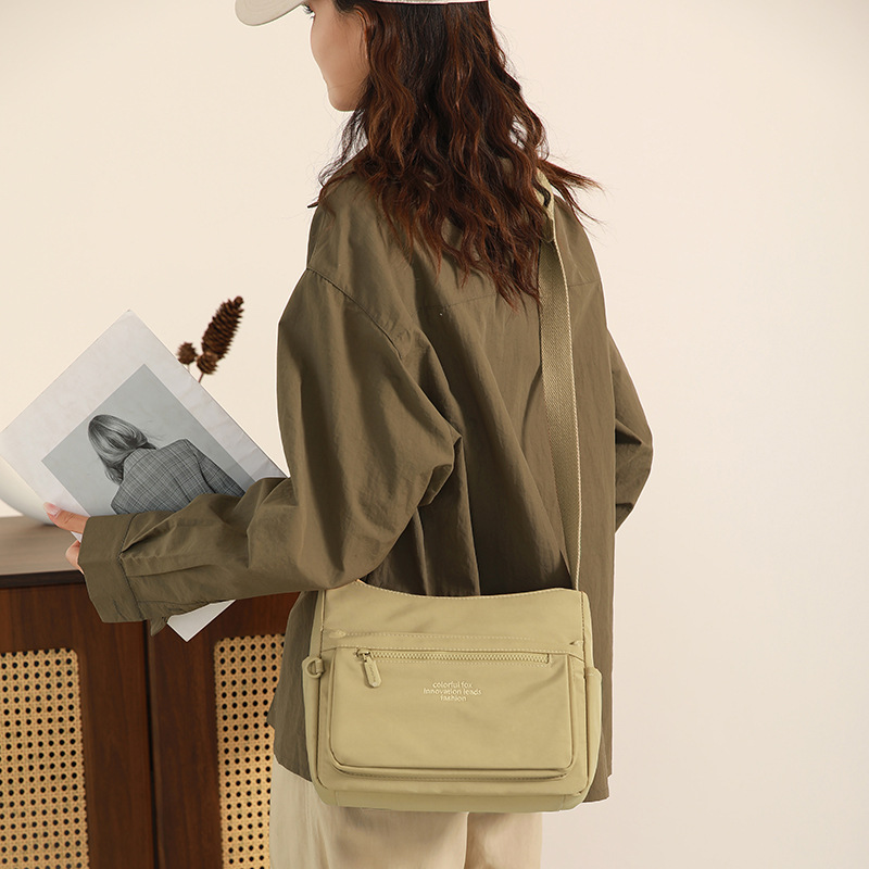 Ladies' multi-layered single-shoulder bag, outdoor casual water-repellent crossbody bag, small square bag Specification image
