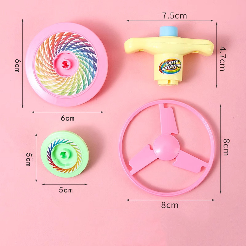 The students of the catapult Top kindergarten presented creative children's flying saucer top toys as rewards and gifts at the night market street stall details Picture