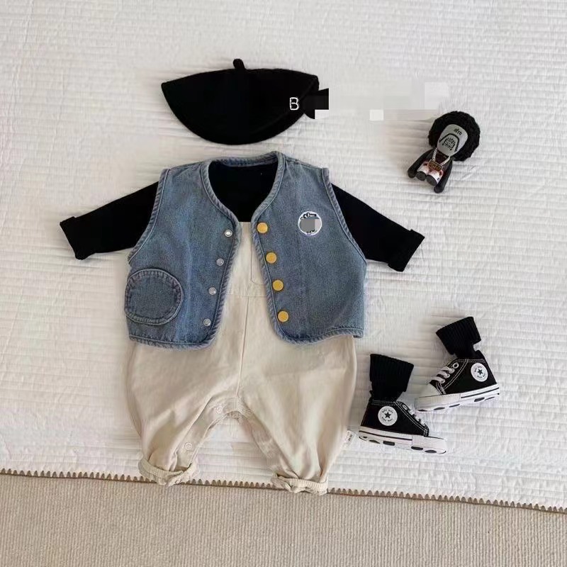 For boys and girls, spring and autumn children's vests are stylish and versatile denim vests. For infants and toddlers, girls' jackets and waistcoats are trendy Application Scenario