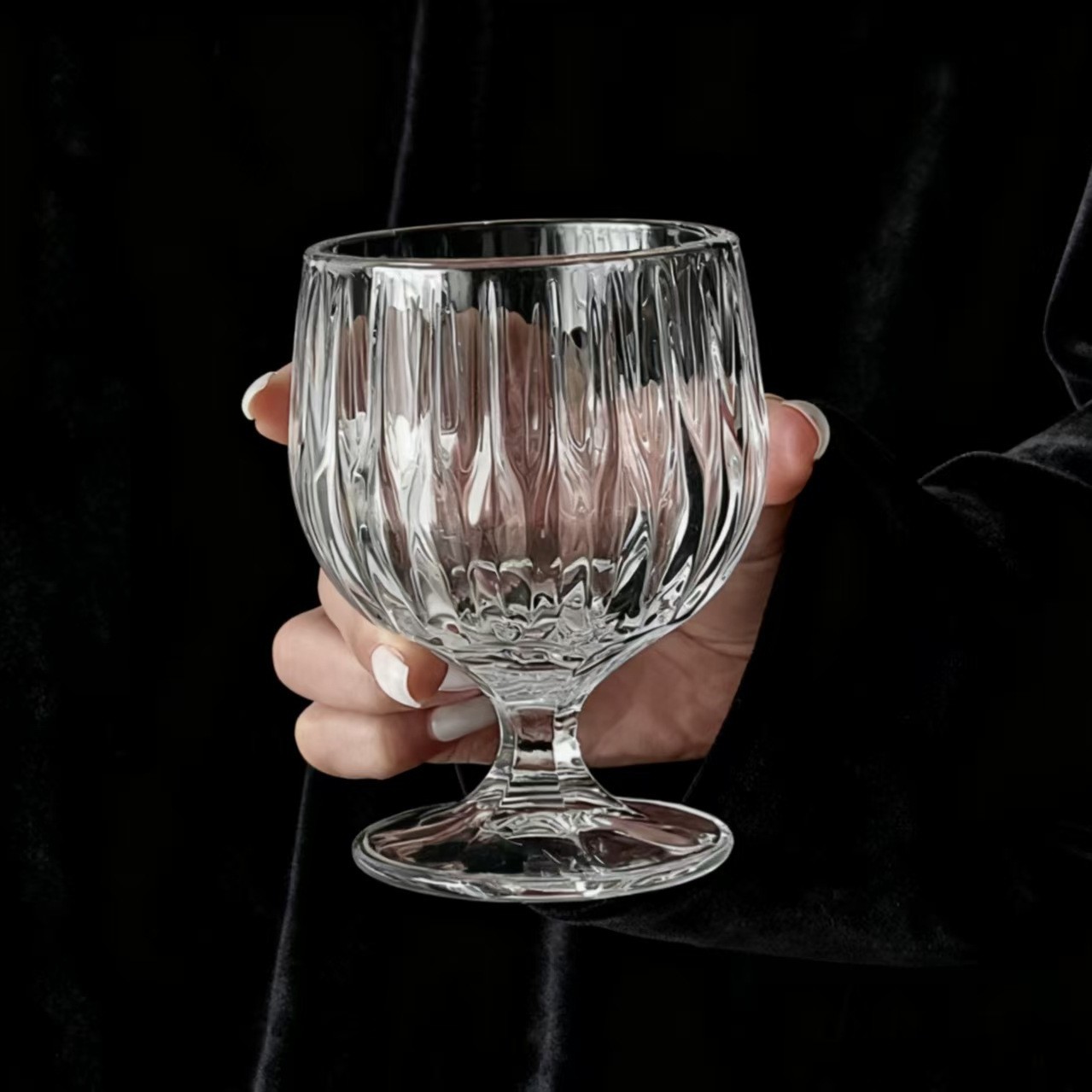 European retro high-footed glass coffee cups, latte, Australian white glass, whisky glasses, brandy glasses, glass water cups