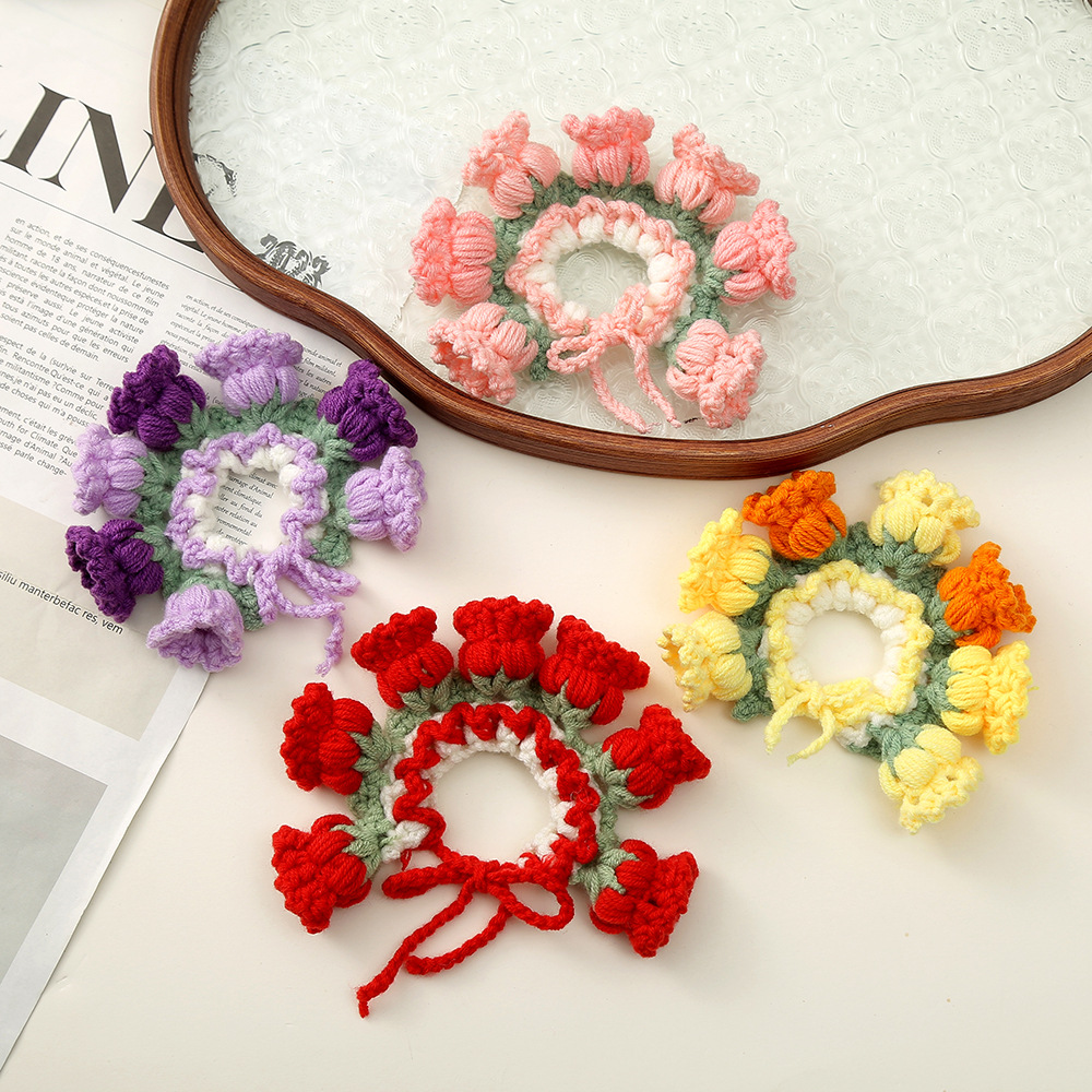 وقد صُنع منديل السحلبية الجديد، وهو منديل لعاق (Diy)، والقطط المدلل (Diy)، والكلب المحبوب (Diy)، حول الرقبة