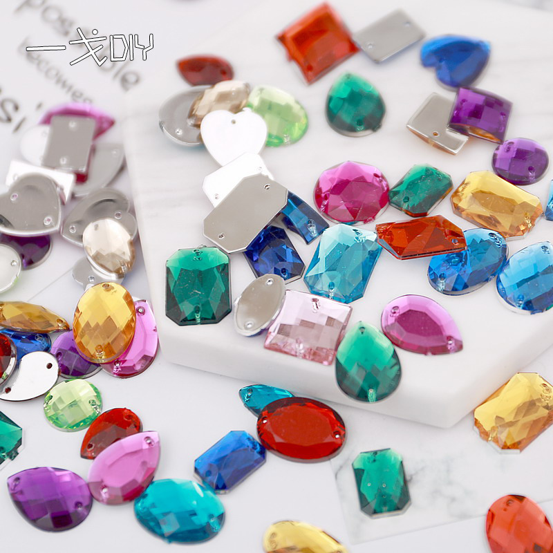 Free shipping acrylic hand-sewn sparkling diamond sewn clothes, wedding dresses, colorful lucky bag packages, diy water diamond clothing accessories, sequins details Picture