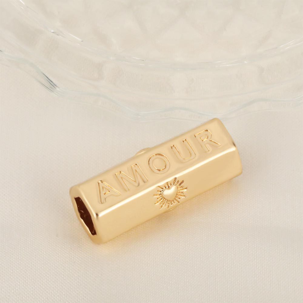 Honglu's new women's fashion accessories, electroplated hip-hop personality pendants, creative and versatile pendants, cross-border supply Specification drawing