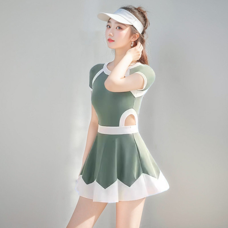 Green one-piece swimsuit models showcase long-sleeved, sexy backless sportswear for women. Summer sun protection fabric 107060 Application Scenario