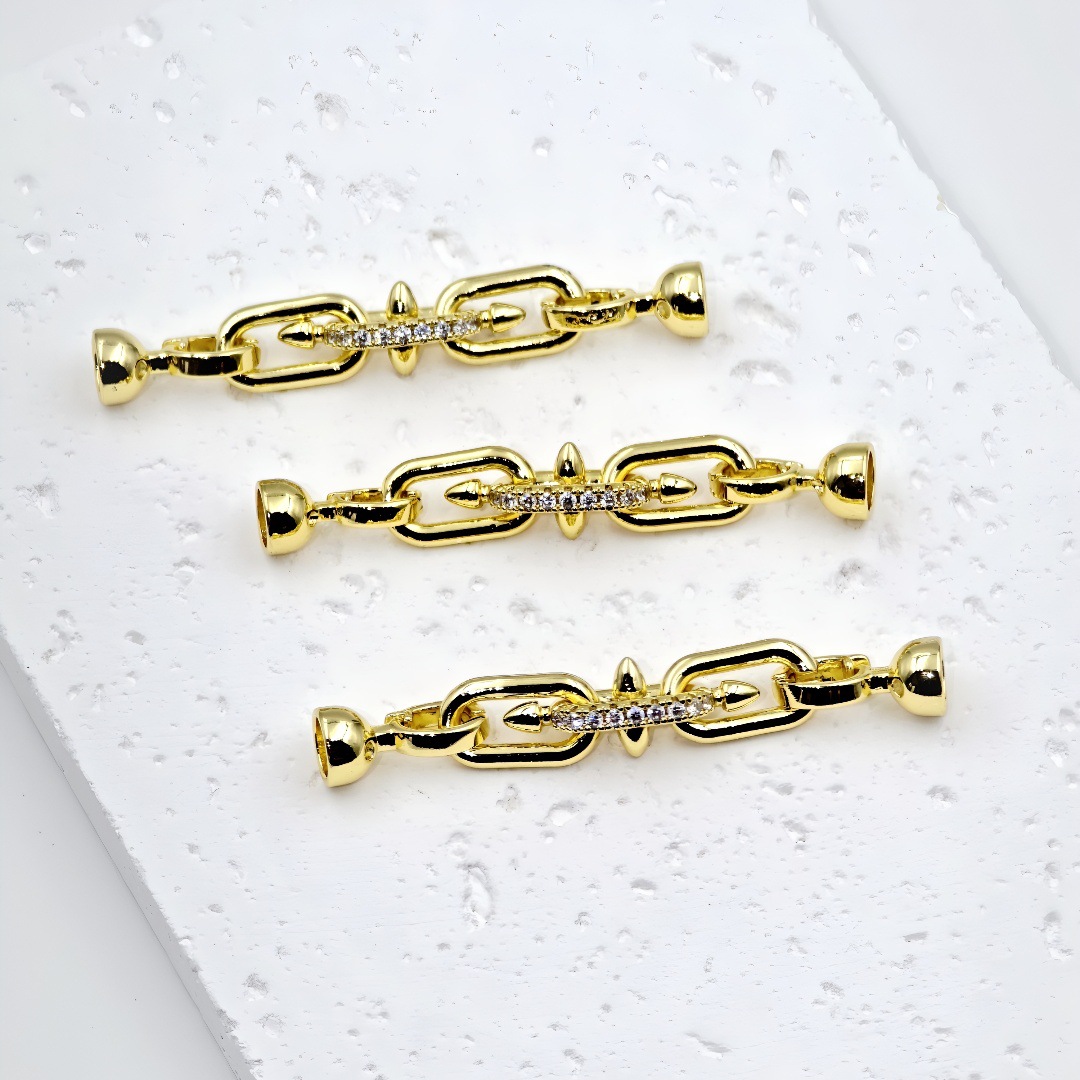 Pearl necklace, four-pointed star, bullet chain buckle, handcrafted end connection buckle, mother-and-child buckle, sweater chain diy accessories Application Scenario