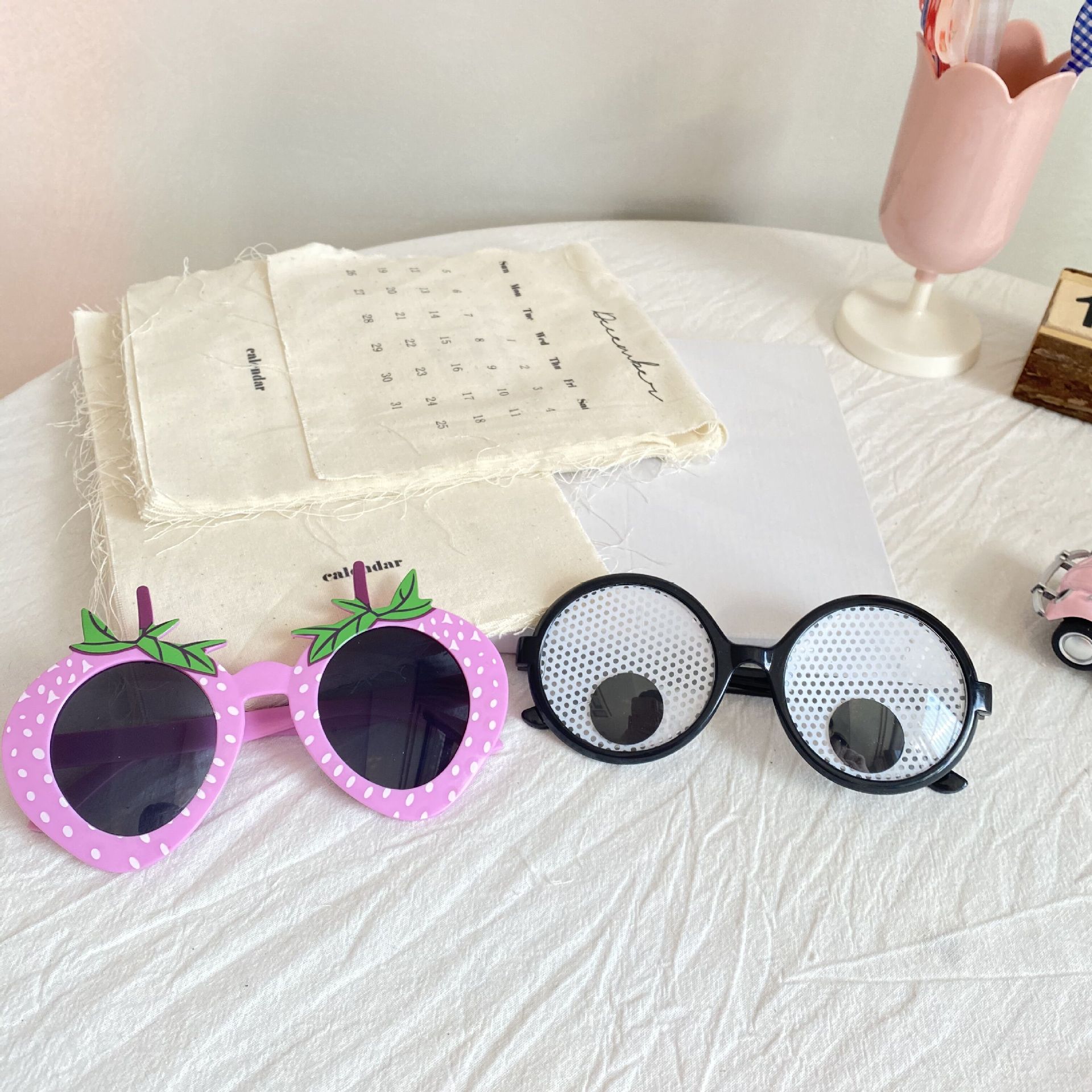 Manufacturer's supply of strange glasses, player's best friend's funny party glasses, birthday glasses, cake decoration sunglasses Specification image