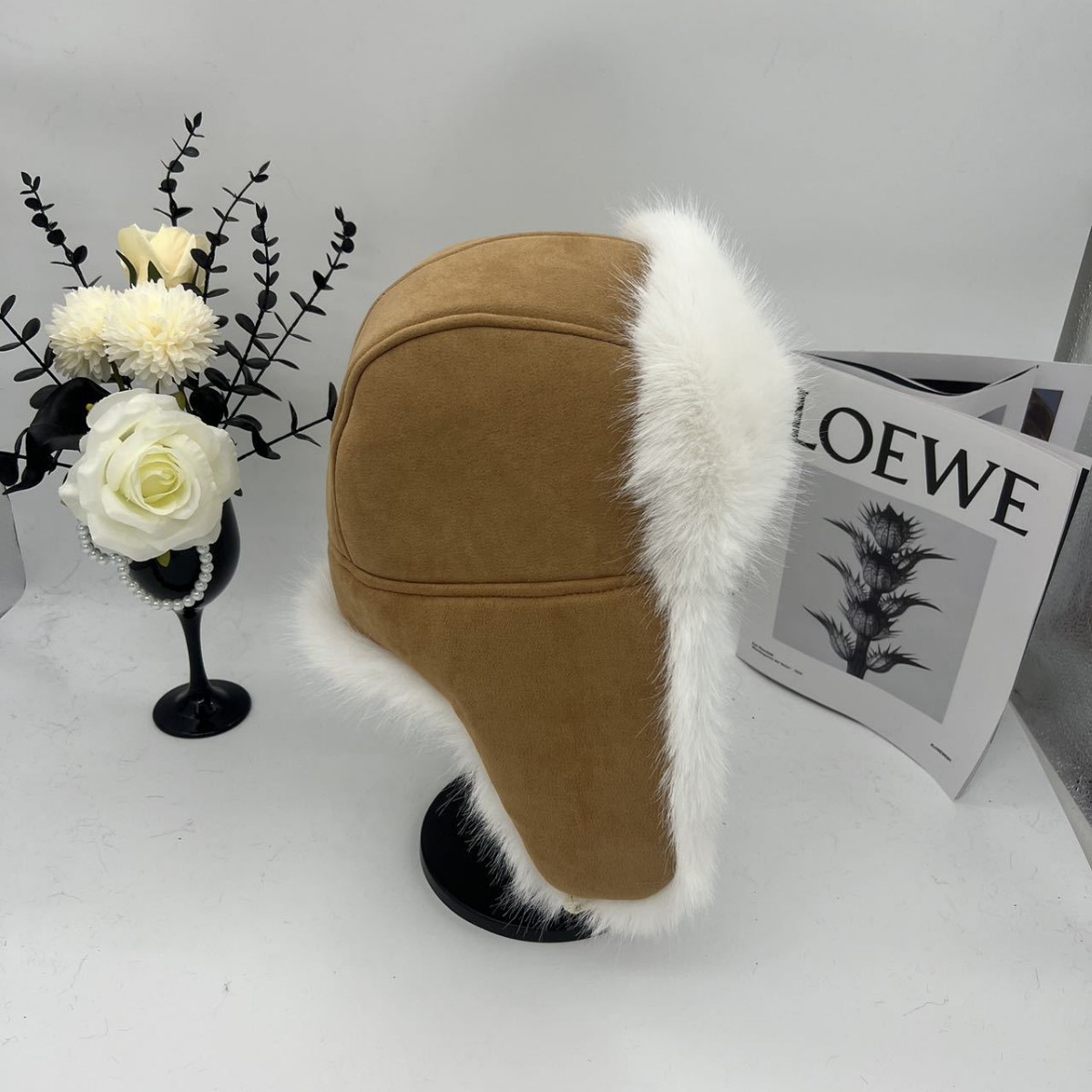 Thickened, warm, simple, fashionable, sweet, cute and furry Japanese-style winter cycling windproof and warm ear-protecting cap by Lei Feng full figure