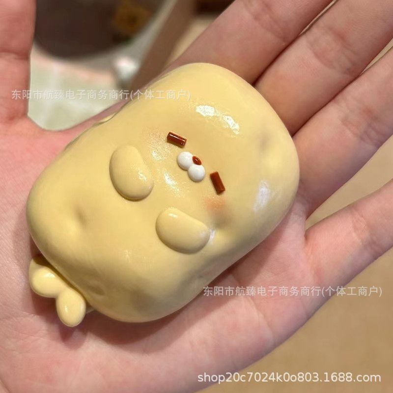 A homemade food-grade silicone stress-relieving toy with the same style as Xiaohongshu seals and potatoes, with a slow rebound effect Application Scenario