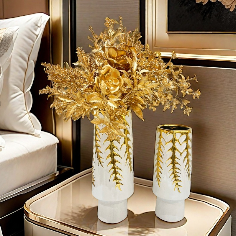 Light luxury electroplated ceramic vase decoration, simple model room soft decoration, living room creative outlet vase arrangement, golden floral art embellishment, bedroom details Picture