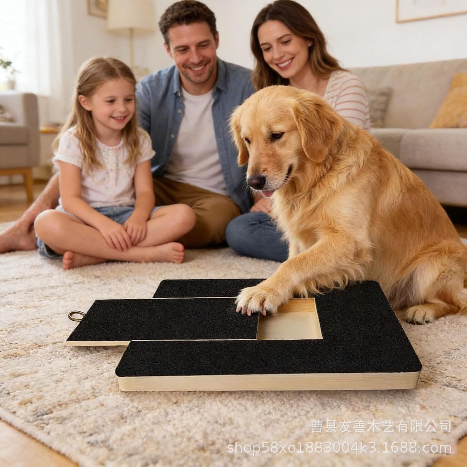 Modern and simple wooden dog gripper, a household solid wood pet toy, with a pull-out wooden dog finger plate that is easy to maintain Application Scenario