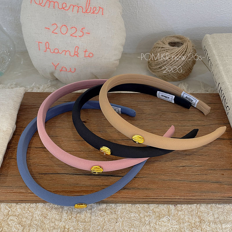 The new Korean-style thin-edged, simple and exquisite hair band is a versatile autumn and winter hair accessory for children. It is also a high top seaside headwear for girls Specification image