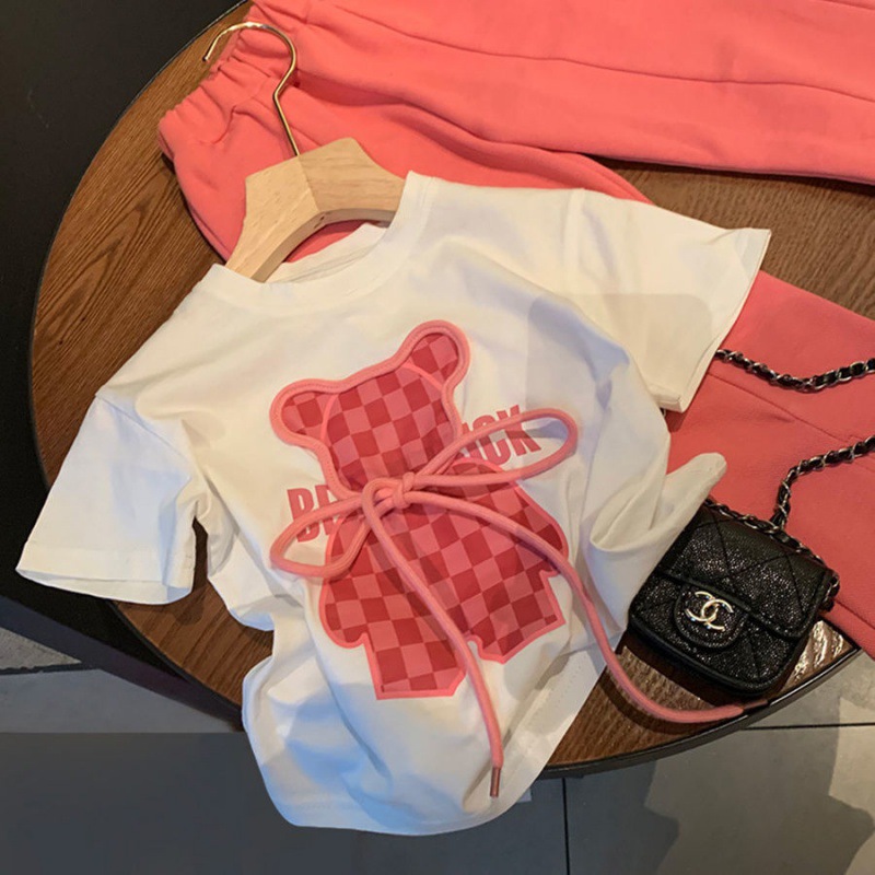 The 2025 Summer Korean cartoon print T-shirt, flared pants and baby's stylish two-piece set is trendy Application Scenario