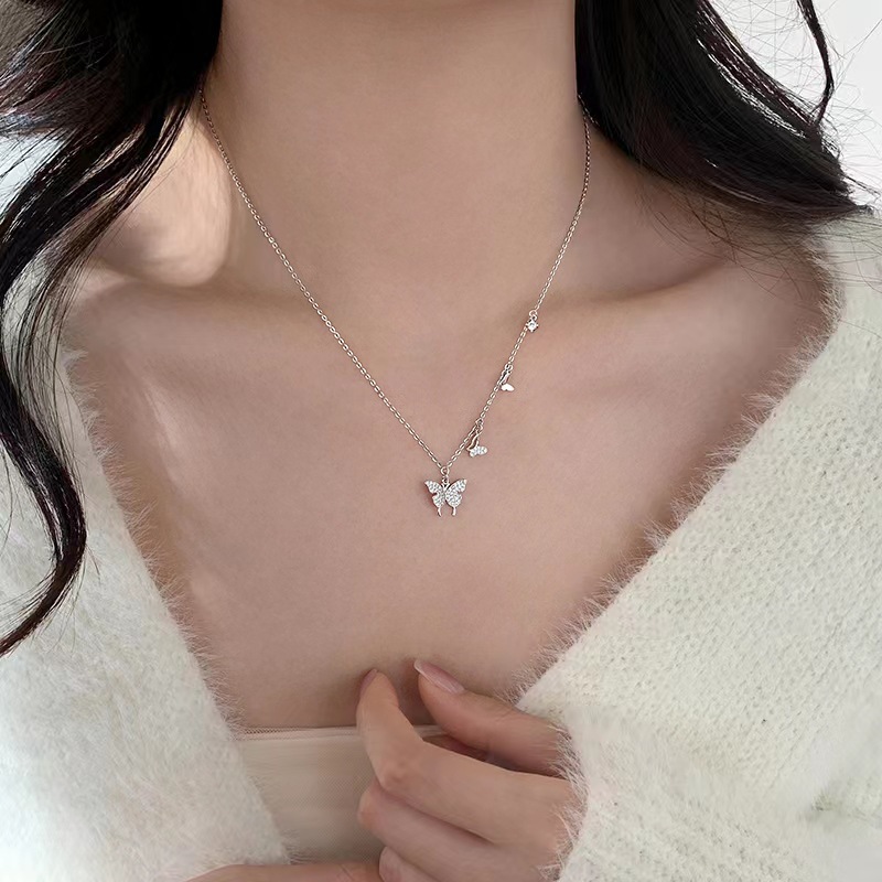 S925 Silver Butterfly collarbone Chain Light Luxury Necklace, women's diamond-encrusted niche design, high-end neckchain jewelry gift Application Scenario