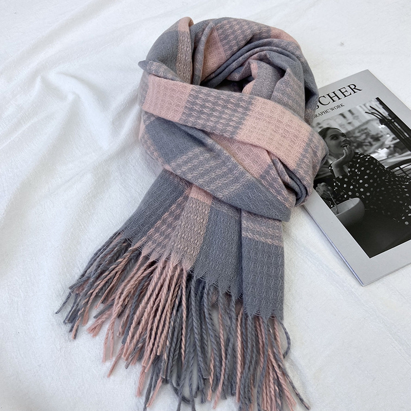 A new style of faux cashmere tassel scarf for women's autumn and winter 2024, a versatile and warm thick checkered shawl for Korean students, available for wholesale at street stalls Application Scenario