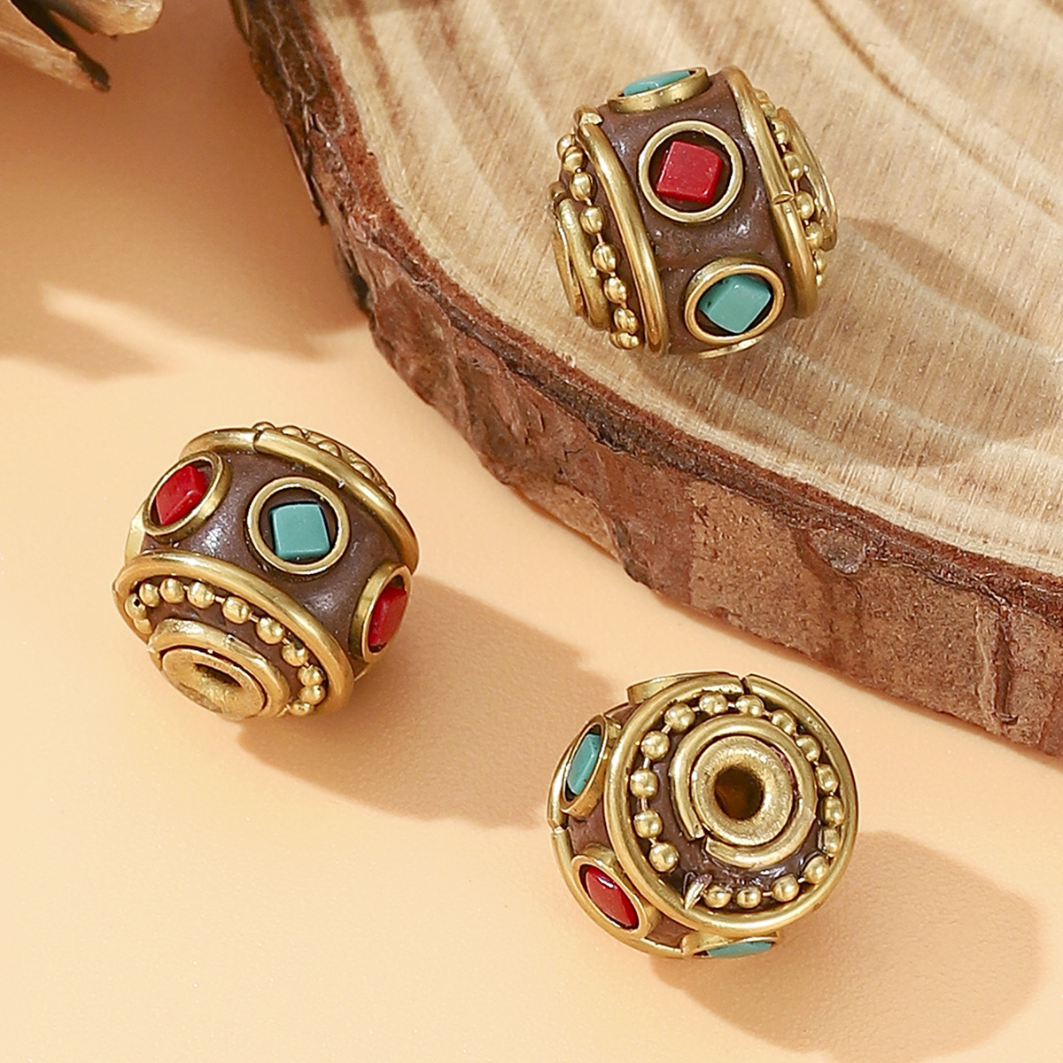 Tibetan ethnic style Nepalese retro copper beads inlaid with red and green gemstone partition beads DIY jewelry accessories bucket beads