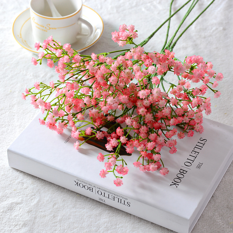 Artificial baby's breath soft rubber single baby's breath artificial flower wedding decoration hand-held plastic artificial flower Application Scenario