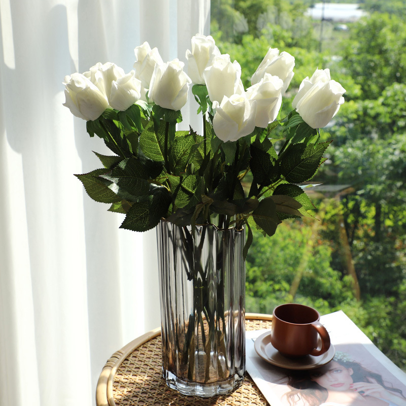 玫瑰手感保湿花苞仿真花家居装饰婚庆手捧花假花跨境批发高仿真