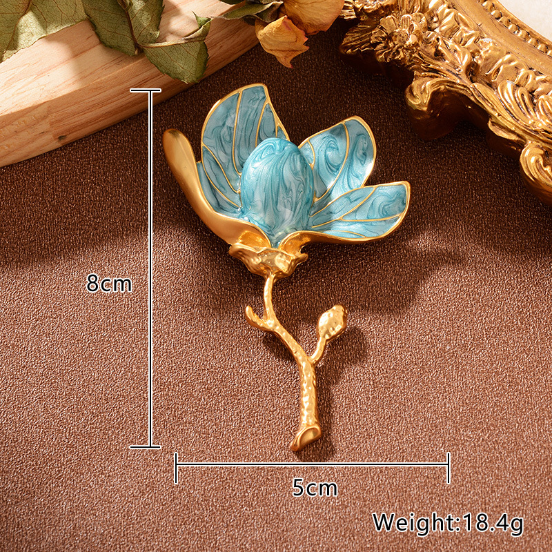 Natural Baroque pearl magnolia flower multi-color oil drip brooch, autumn and winter coat brooch accessory, high-end brooch Application Scenario