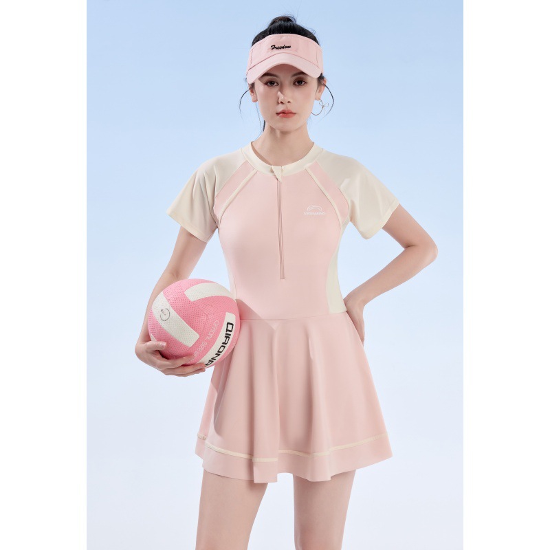 The new women's swimsuit, a one-piece short-sleeved skirt style, is a conservative and slimming student sporty swimsuit The new women's swimsuit, a one-piece short-sleeved skirt style, is a conservative and slimming student sporty swimsuit