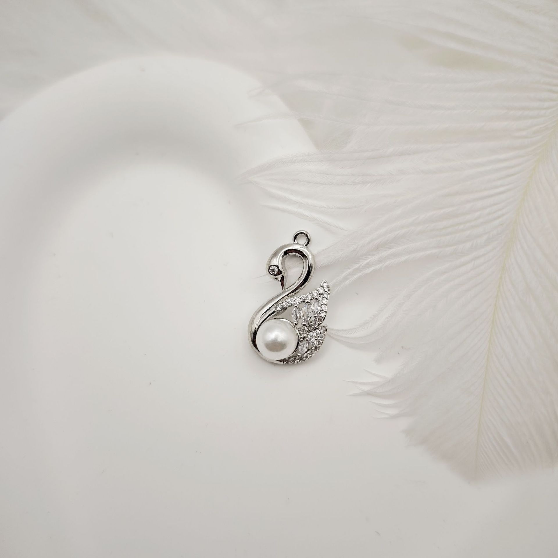 Copper inlaid zircon swan pendant, diy handcrafted jewelry accessory, beaded bracelet, necklace accessory, pendant Specification image