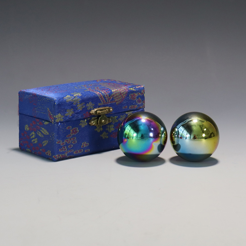Baoding iron ball chrome-plated solid hollow bell sound middle-aged and elderly leisure sports gift hand-spun massage fitness handball details Picture