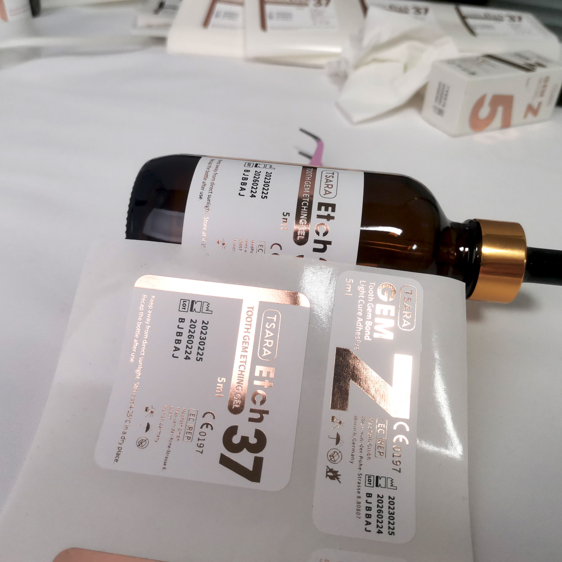 茶叶罐子/摇摇杯跨境/茶叶太空铝罐/爱心高硼玻璃杯/旋转带灯的玻璃杯子产品图