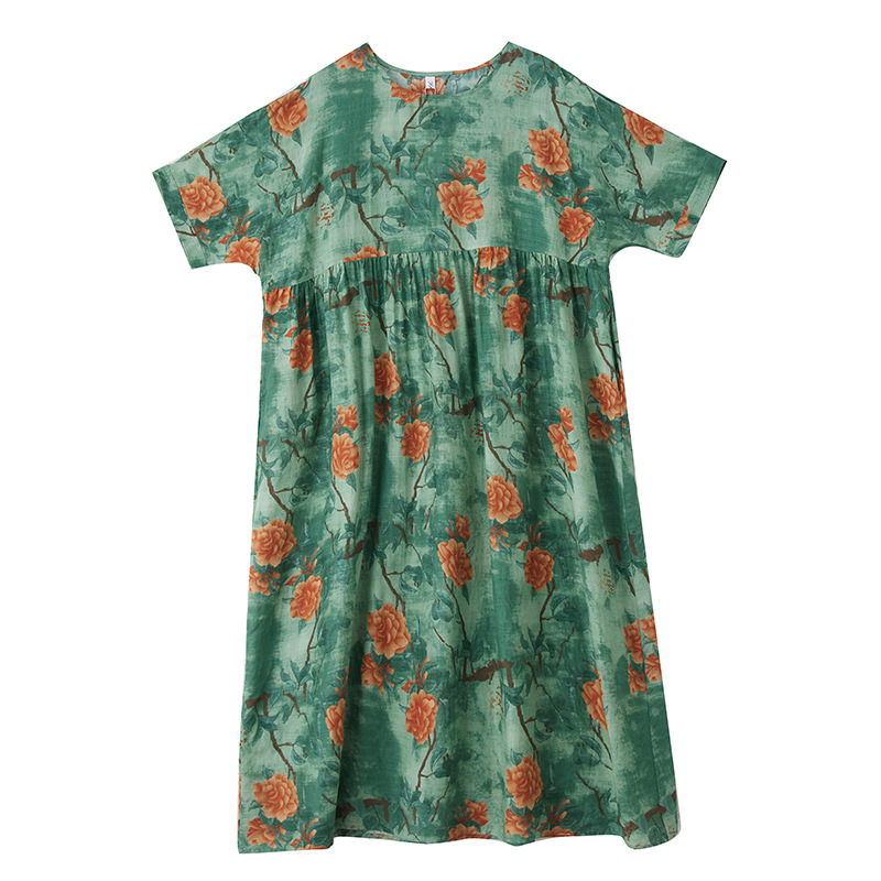 A Real Photo Of A Chubby Girl With A Thin Cotton And Linen Floral Pattern In Summer, Wearing A Round-Neck Short-Sleeved Dress In A Loose And Simple Bohemian Style Application Scenario