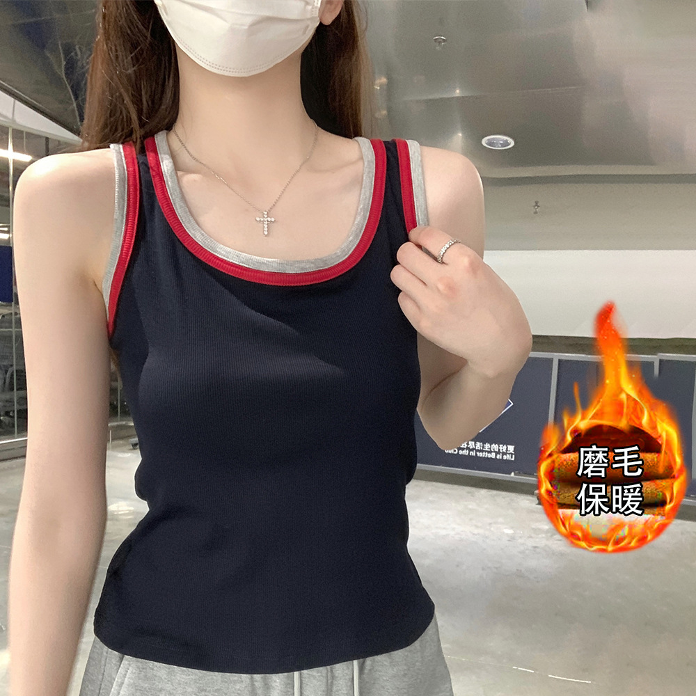 For autumn and winter, wear a Korean-style contrasting color brushed halter top for warmth, a fixed cup strap, a chest pad, and a sleeveless top as a base layer details Picture