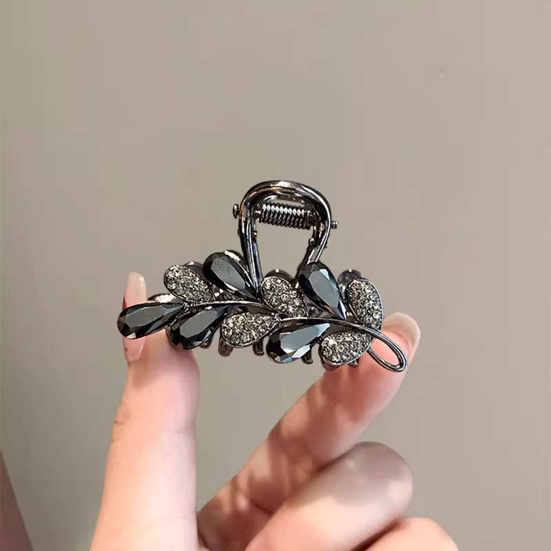 The new high-end Korean version hairpin, with a glass water diamond and wheat ear gripper, features a medium-sized clip at the back of the head and a semi-tied hairpin for women details Picture