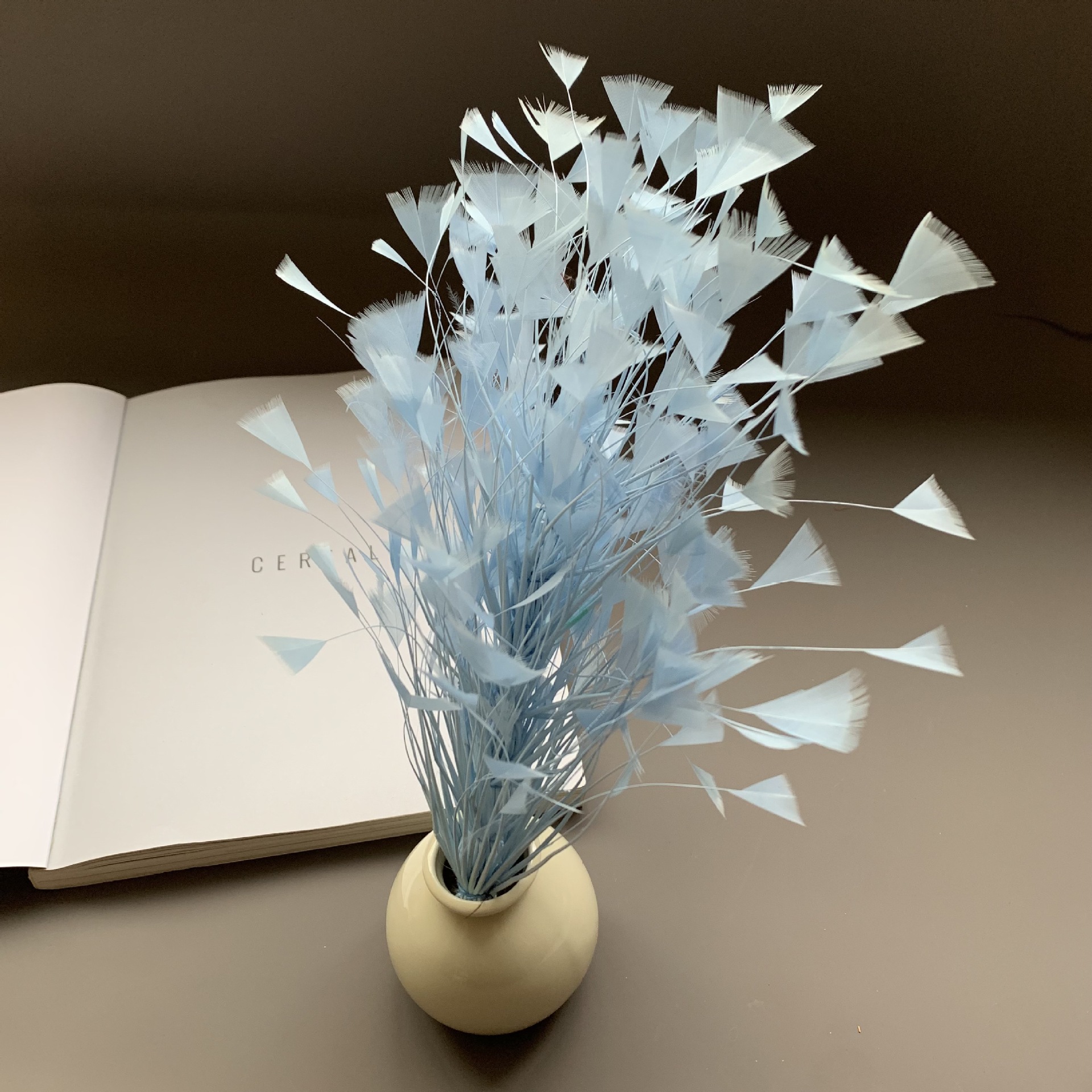 Factory Direct Sales Of Triangular Feather Flowers, Wire Flowers, Stage Performances, Home Decoration Handicrafts, Photography And Photography Props Specification drawing