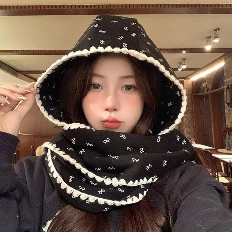 One-piece Korean smiling face print, cute lace, versatile hooded scarf, girl's knitted hat, winter warm scarf, cape, wholesale from street stalls Application Scenario
