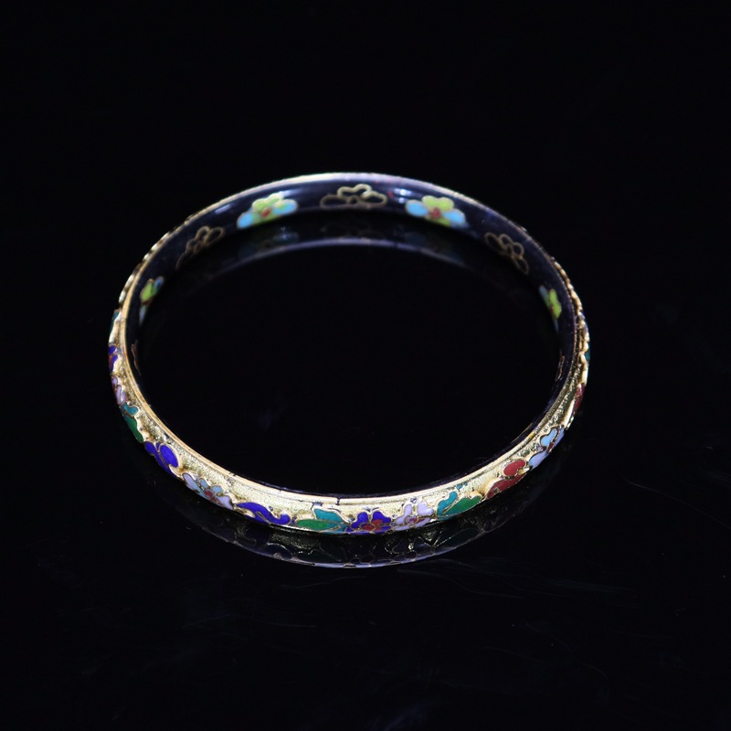 Beijing Cloisonne vintage collectibles, classical ethnic style copper body cloisonne enamel jewelry No. 7 flat gold base bracelet Specification image