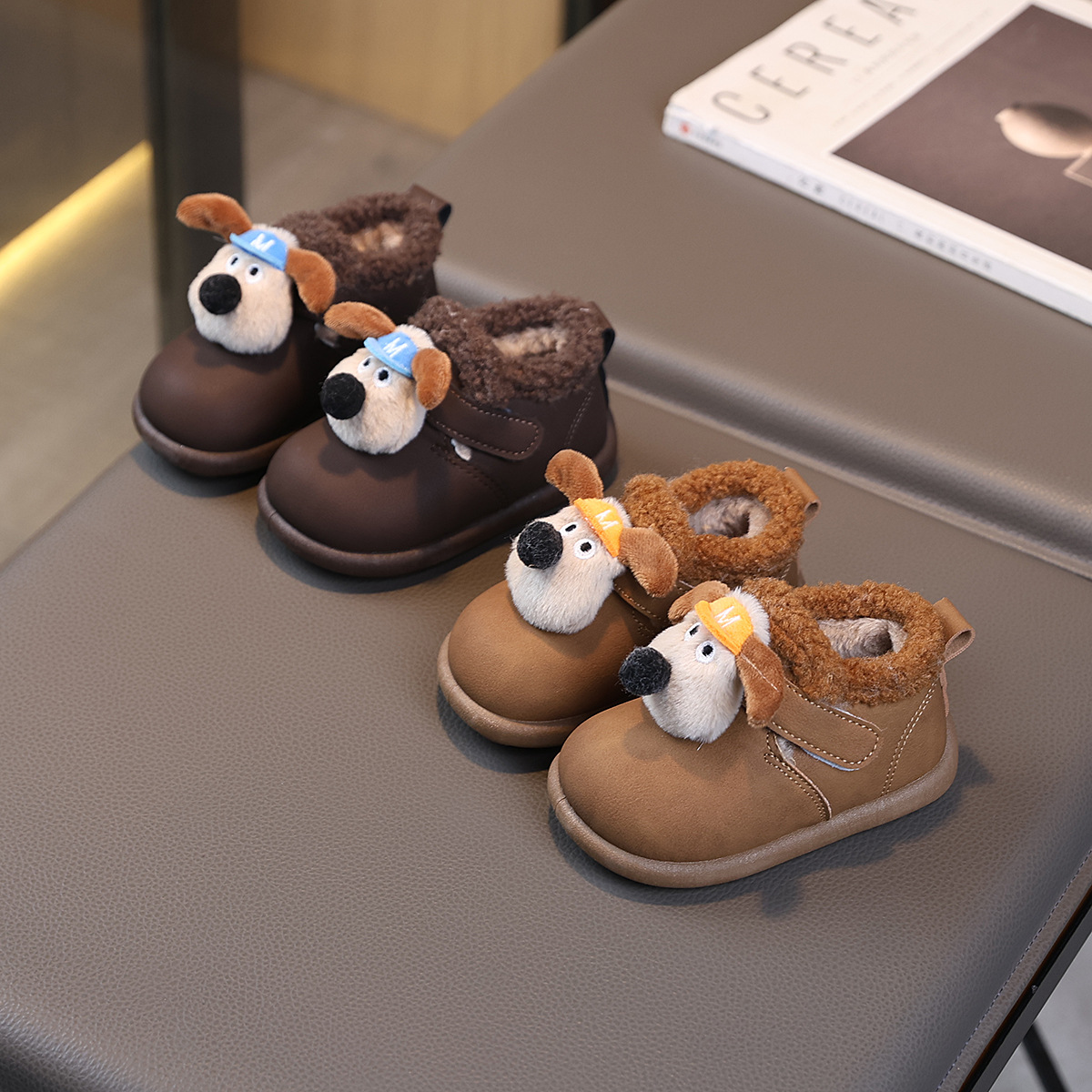 Children's cotton shoes 2025 Winter new style Boys' and girls' cartoon dog Boken shoes with fleece warmth, small and medium-sized children's snow boots details Picture