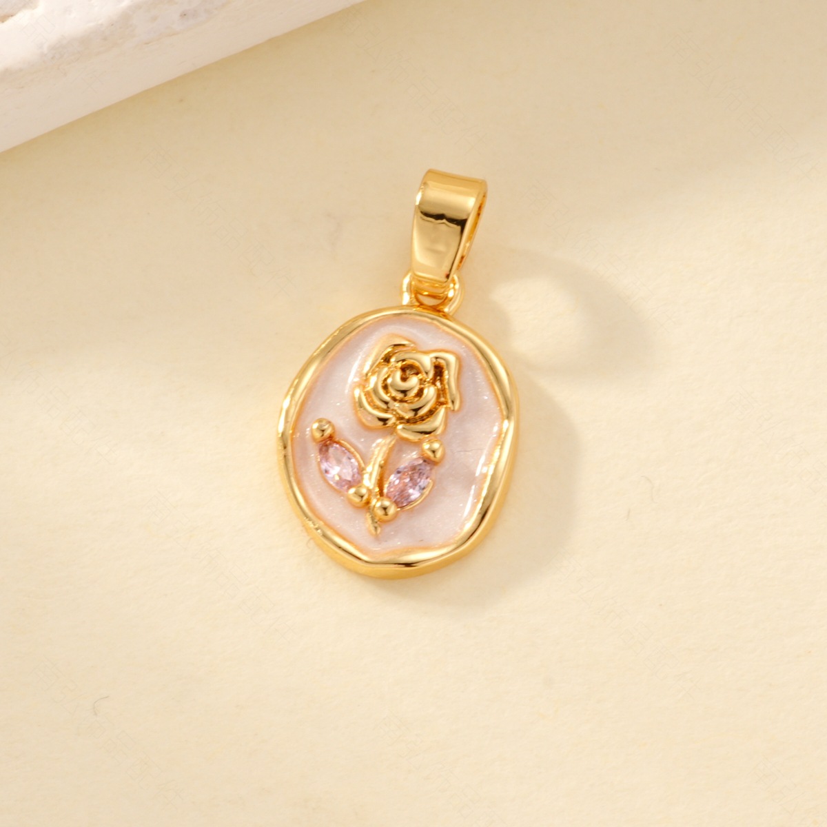 Oil-dripping rose pendant necklace clasp, copper-plated with real gold, high color retention and high-end feel, DIY jewelry necklace clasp Application Scenario