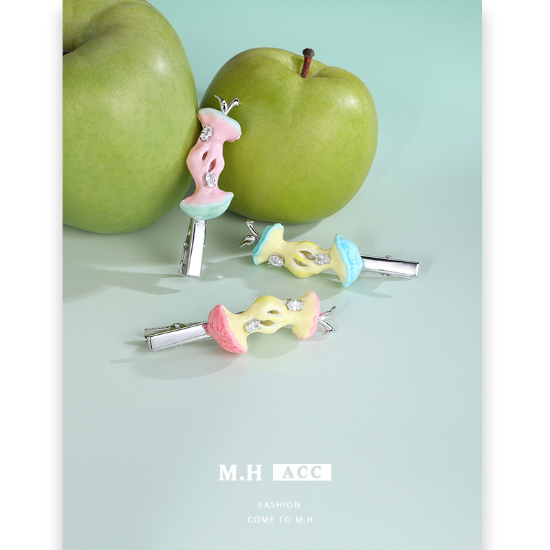 3D printed dopamine apple core hair clip, original design for women, ins style, light luxury, exquisite and high-end, sweet and cool style hair clip Application Scenario