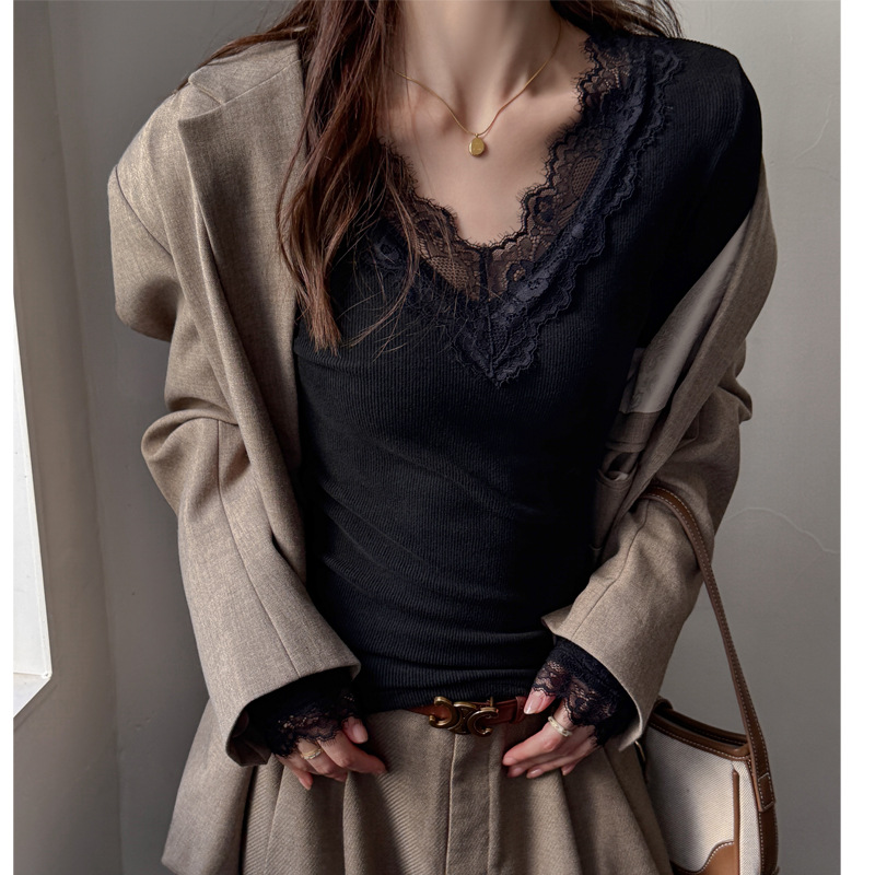 A lace-trimmed V-neck long-sleeved base layer for women, paired with a German fleece, brushed, and slimming design off-the-shoulder T-shirt for autumn and winter Specification image