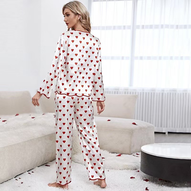 This is a new type of thin, heart-shaped printed pajama, long pants and long-sleeved set for women's home wear from Europe and America. It can be worn outside Specification image