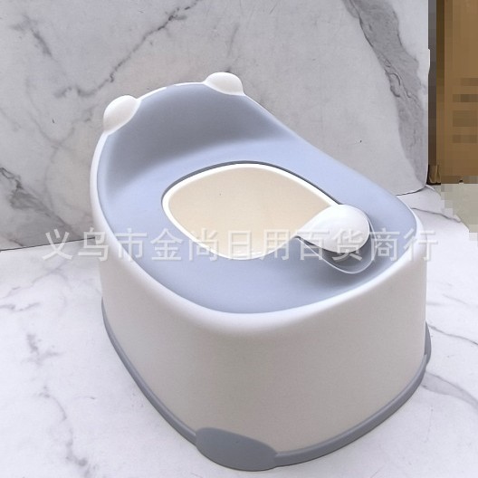 Household little penguin children's toilet seat, boys', girls', infants' and toddlers' special potty, urinal and urine bucket Application Scenario