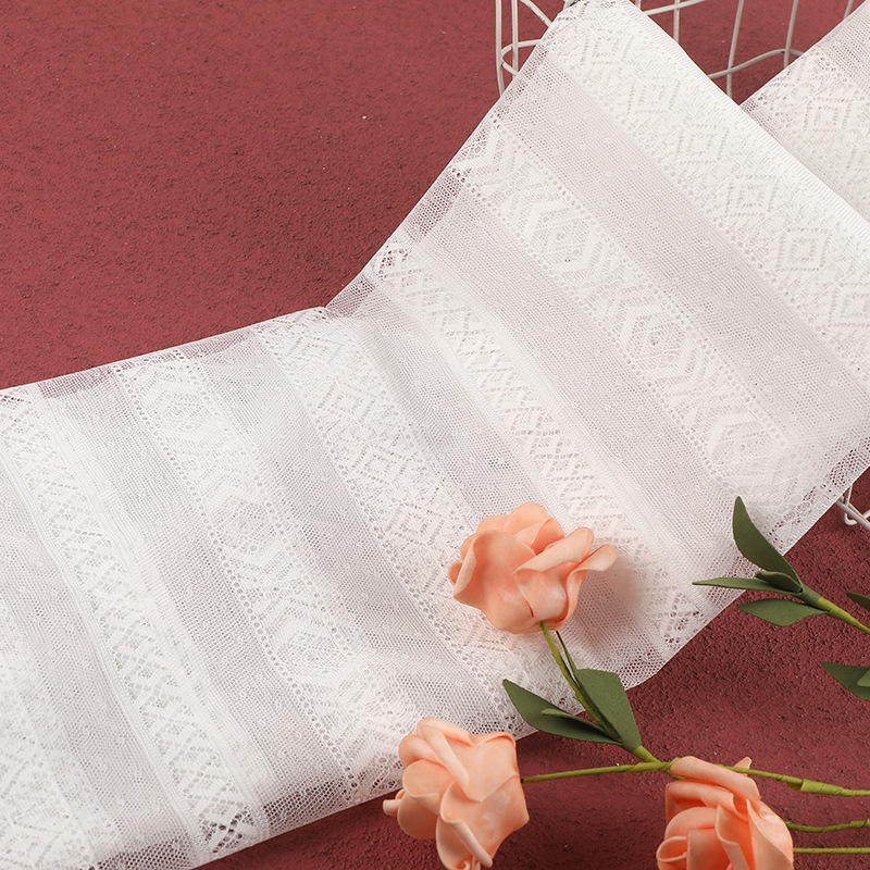 Hollowed-out lace fabric, French fashion lace fabric, wedding dress and formal wear, lace fabric, lace accessories Specification image