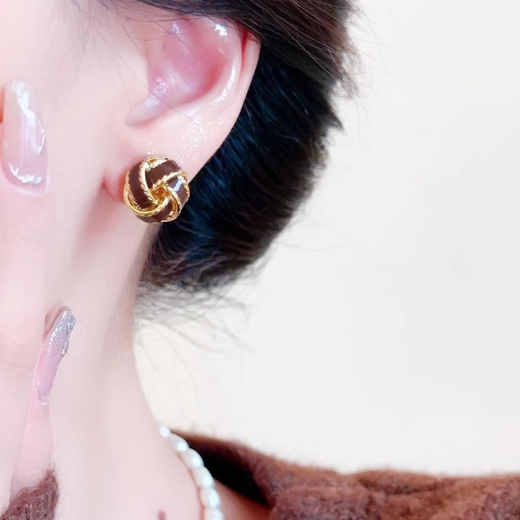 New Year Red hydrangea heart-shaped knot earrings, enamel drop glaze earrings, retro, niche and high-end design sense earrings, women's earrings Specification image