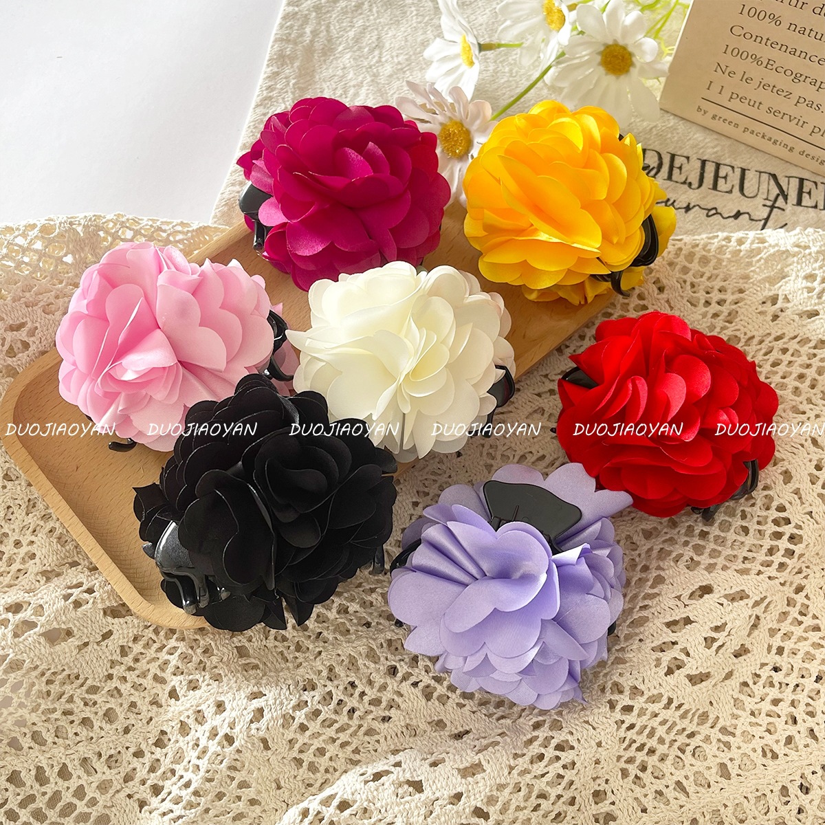 The new trendy fabric flower clipper, a colorful three-dimensional flower accessory, exudes a high-end atmosphere. The side clip of the bangs is in stock for women Specification drawing