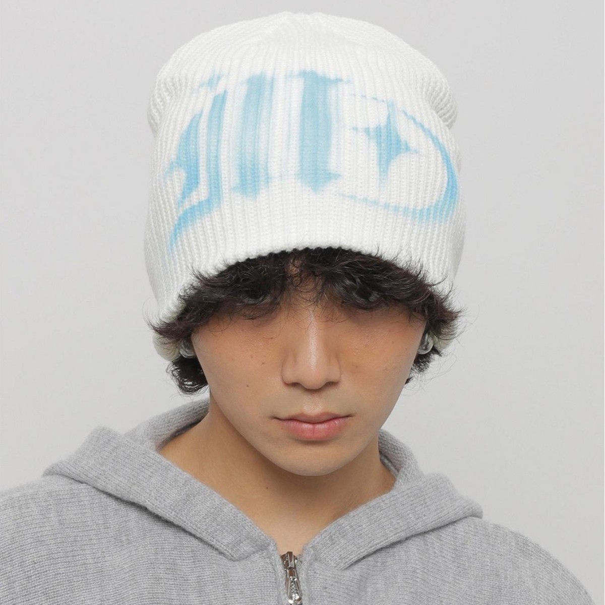 2025 New Korean-style sweet and cool Japanese-style letter cold cap, niche fashion, face-enhancing small ear-protecting knitted cap for winter