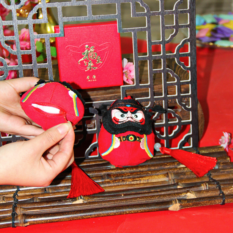 马年挂件/WPC栅栏/小奶龙泡沫/泡泡玛特手办/泡泡玛特细节图