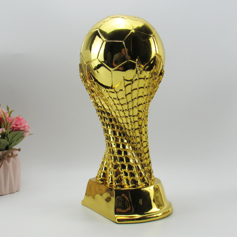 A football player Ballon d 'Or trophy electroplated resin handicraft model, a gift that can be engraved, and a football match commemoration Specification image